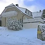 Bovenappartement In Winterberg Met Balkon En Uitzicht Over Het Bos